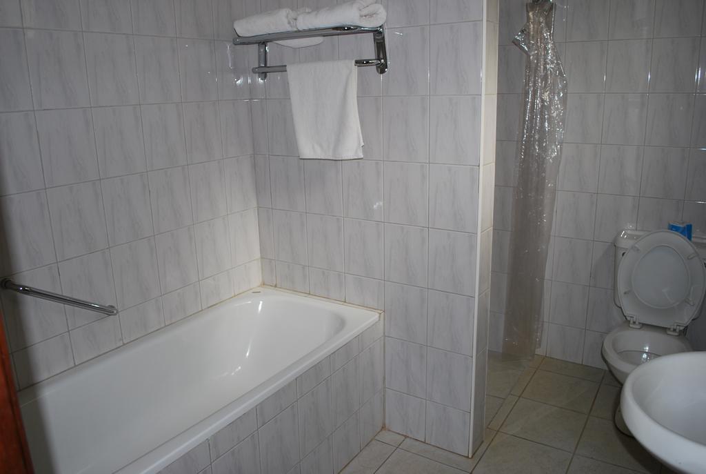 Parkview Inn Moshi Rom bilde